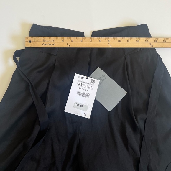 NWT Zara Black High Waist Paper Bag Shorts SZ XS 🖤 - Picture 9 of 10